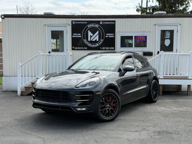 2017 PORSCHE Macan