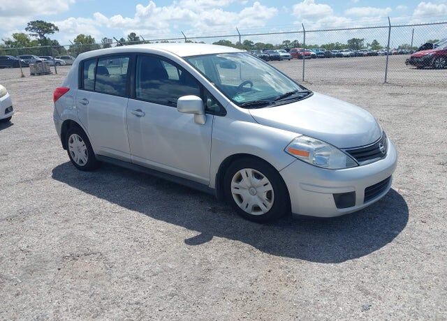 2011 NISSAN Versa