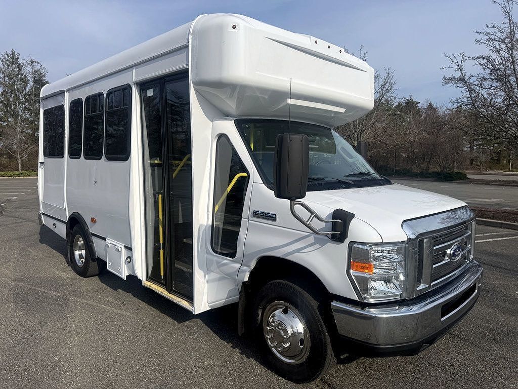 2017 FORD E-350