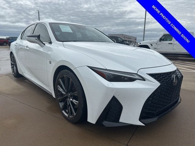 2021 LEXUS IS