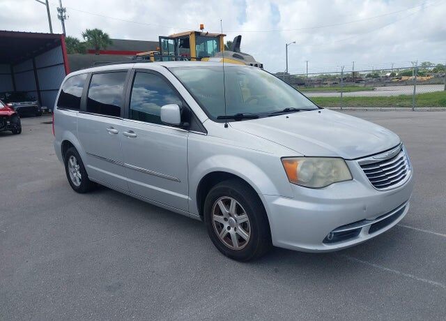 2011 CHRYSLER Town and Country
