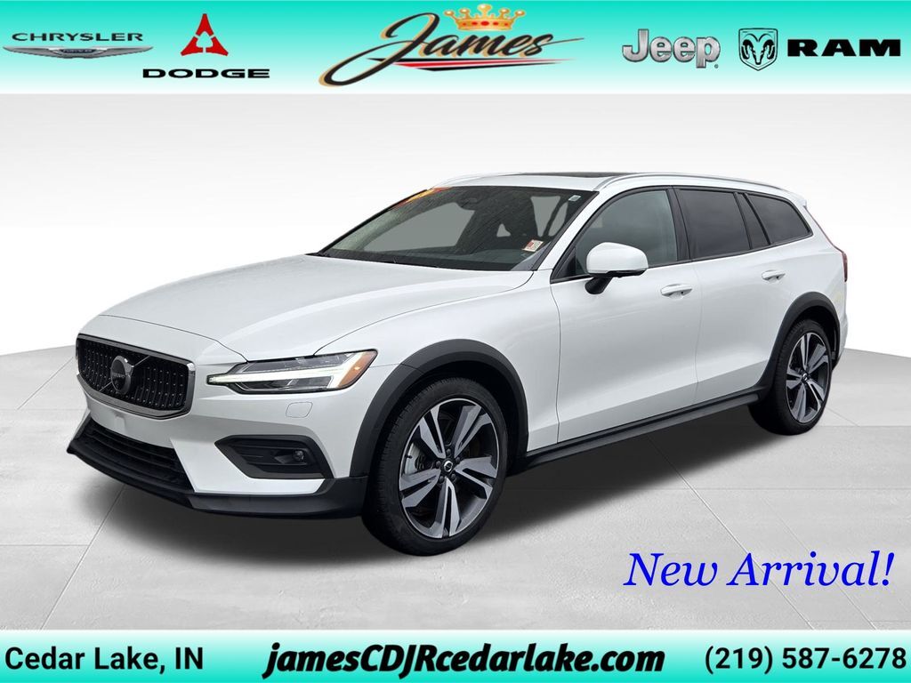 2025 VOLVO V60CC