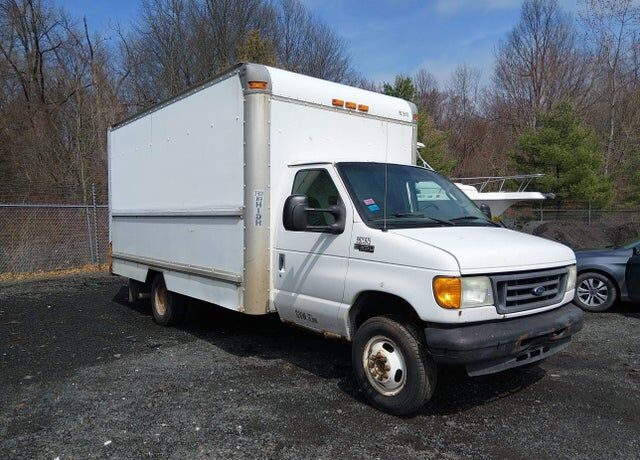 2004 FORD E-350