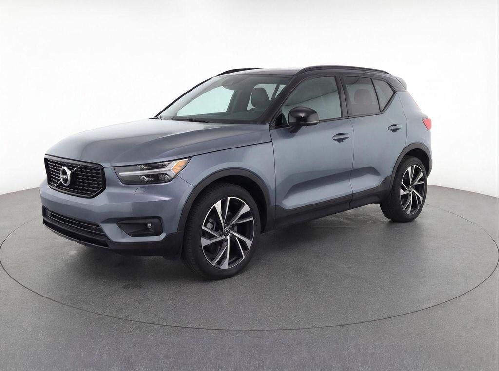 2019 VOLVO XC40