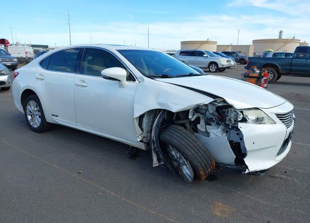 2013 LEXUS ES