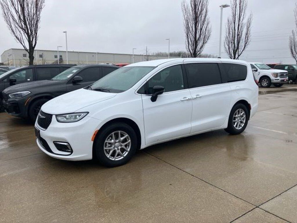 2025 CHRYSLER Pacifica