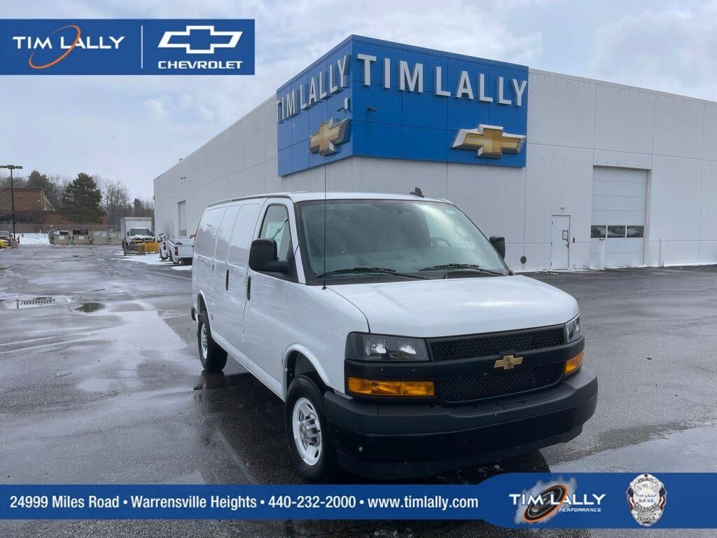 2025 CHEVROLET Express