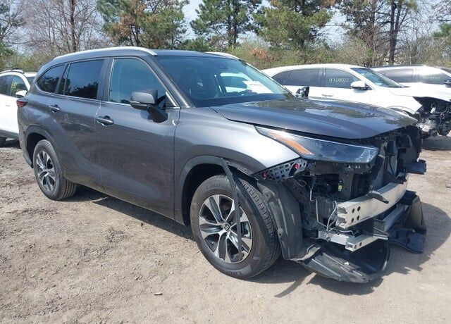 2024 TOYOTA Highlander