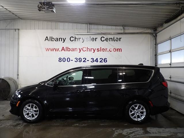 2023 CHRYSLER Voyager