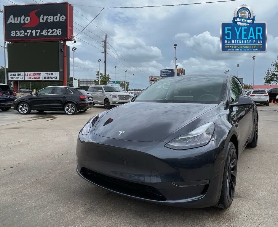 2024 TESLA Model Y