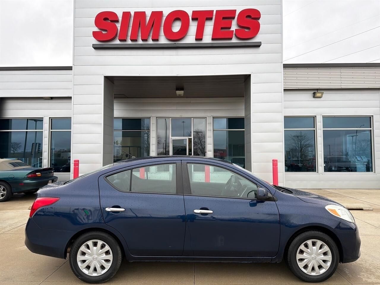 2012 NISSAN Versa