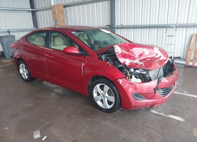 2013 HYUNDAI Elantra