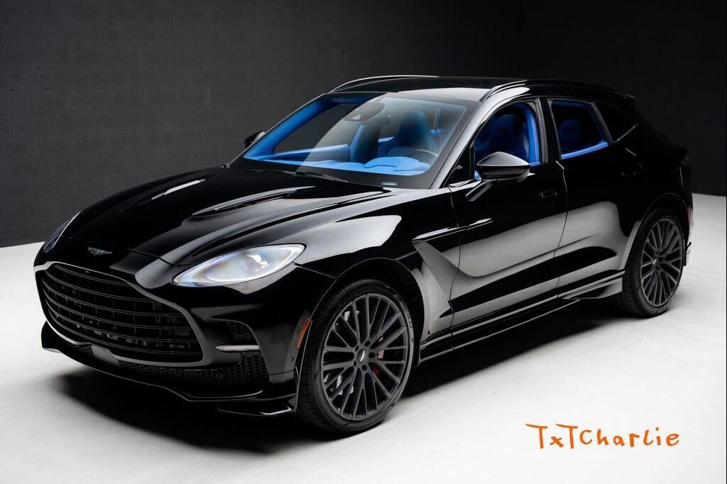 2023 ASTON MARTIN DBX