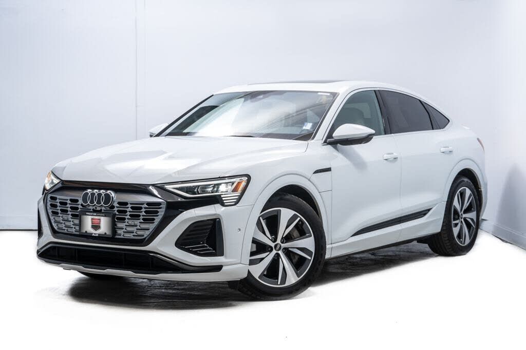2024 AUDI Q8