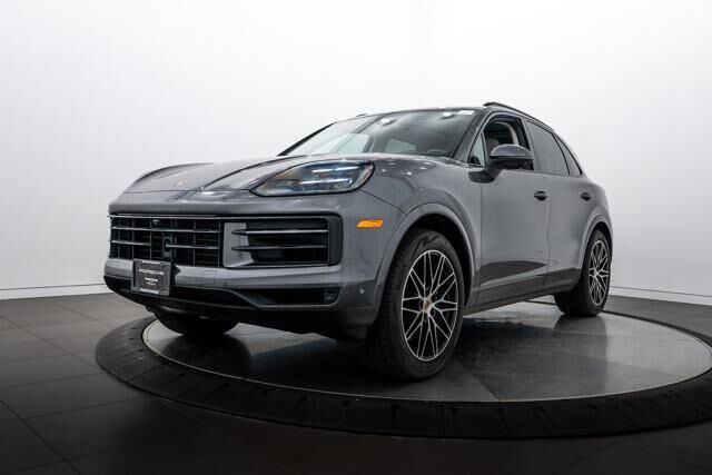 2025 PORSCHE Cayenne