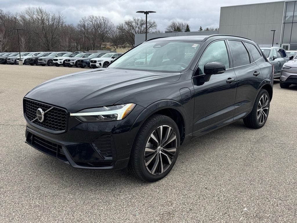 2023 VOLVO XC60