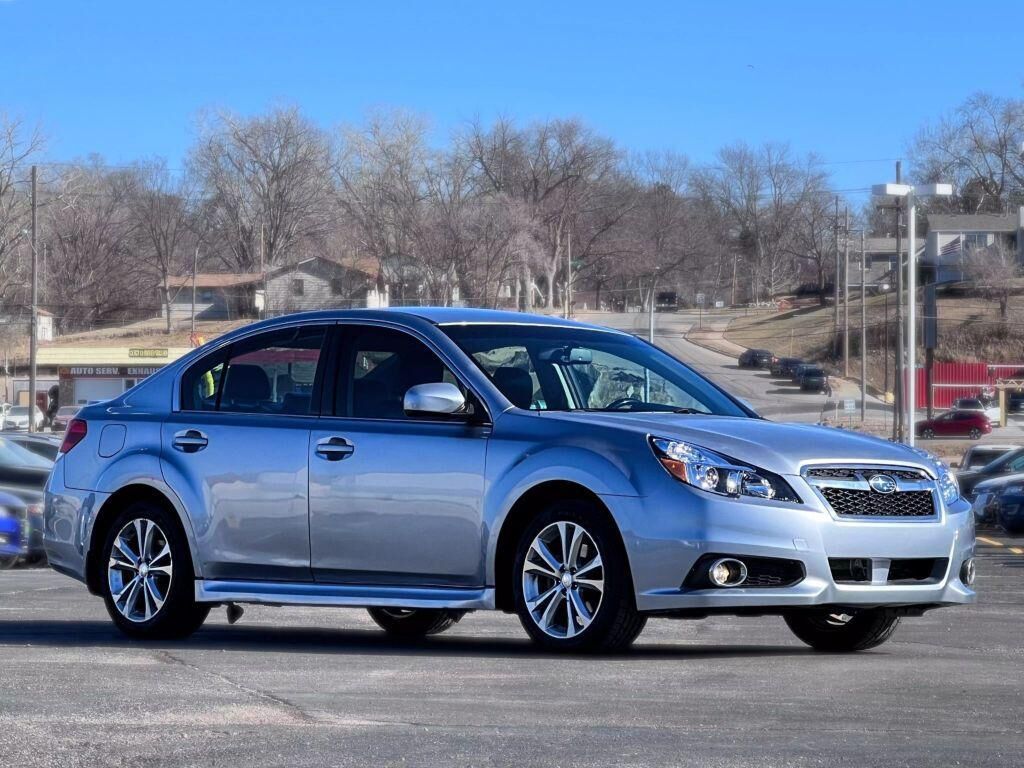 2013 SUBARU Legacy