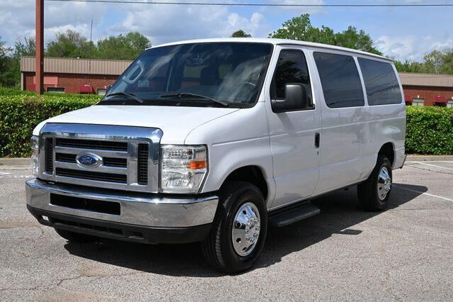 2013 FORD E-350