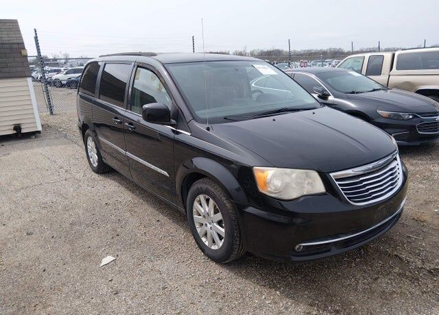 2014 CHRYSLER Town and Country