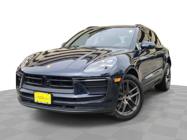 2022 PORSCHE Macan