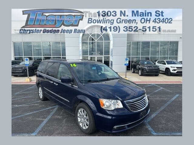 2016 CHRYSLER Town and Country
