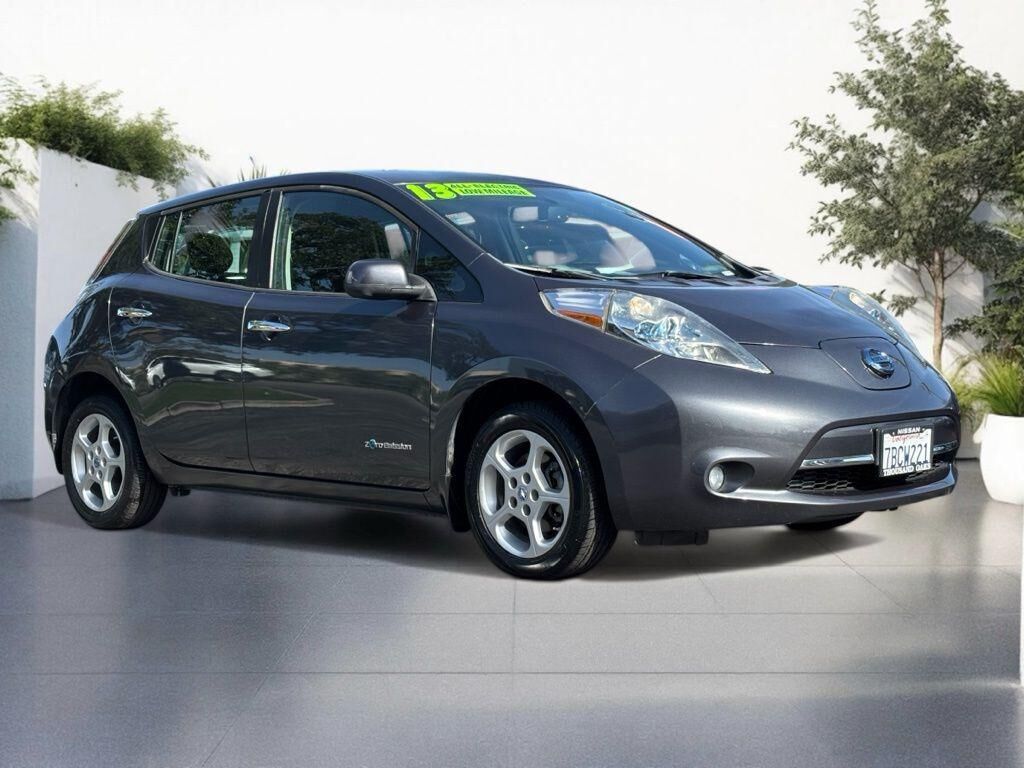 2013 NISSAN Leaf