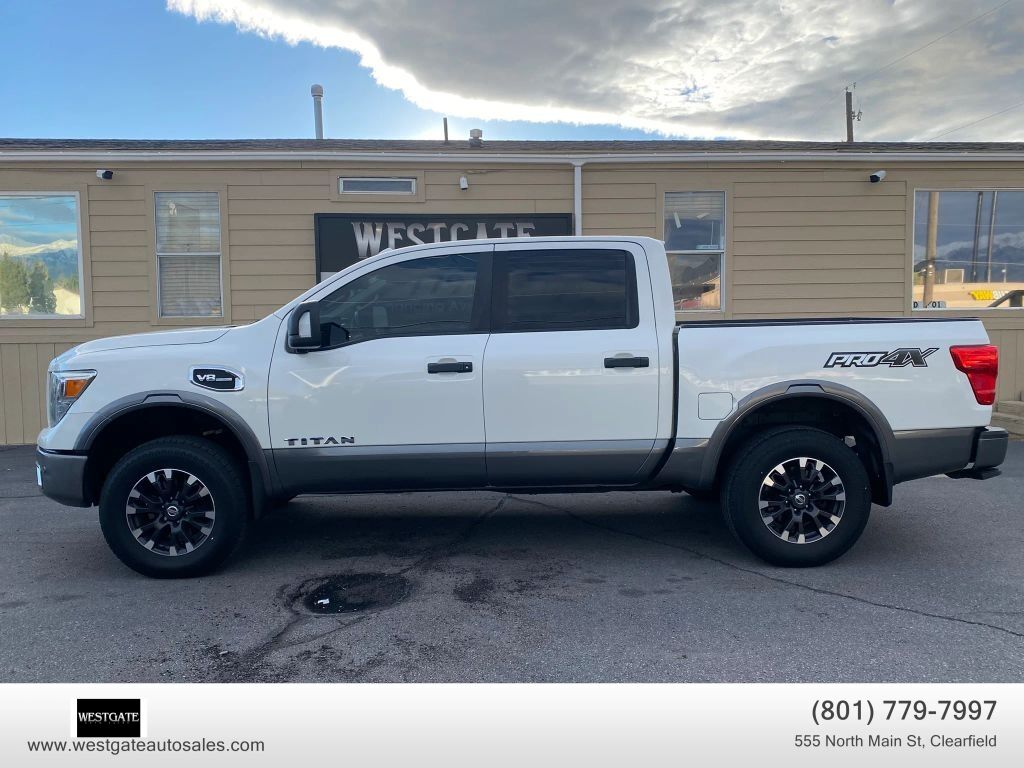 2017 NISSAN Titan