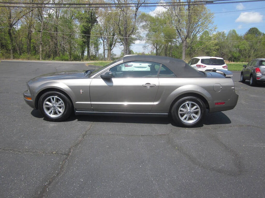 2005 FORD Mustang