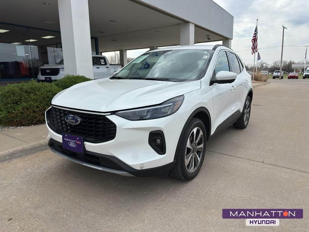 2024 FORD Escape