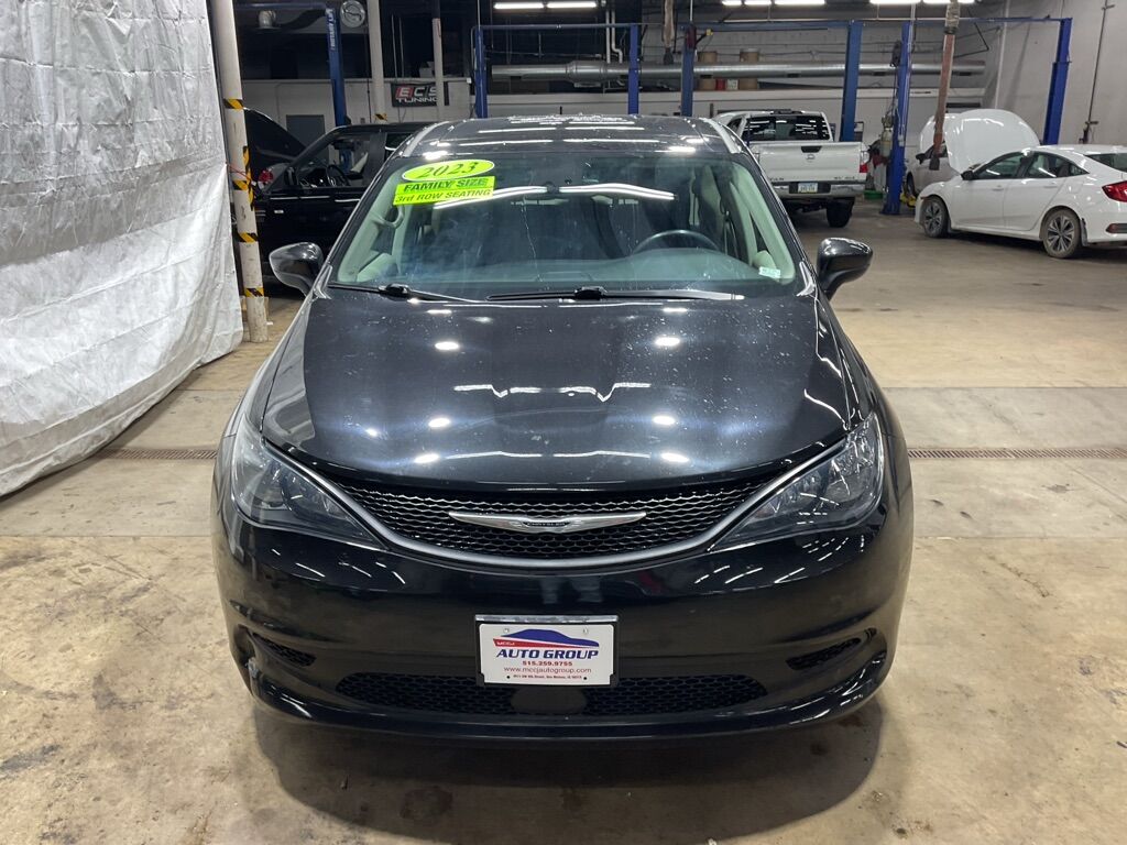 2023 CHRYSLER Voyager