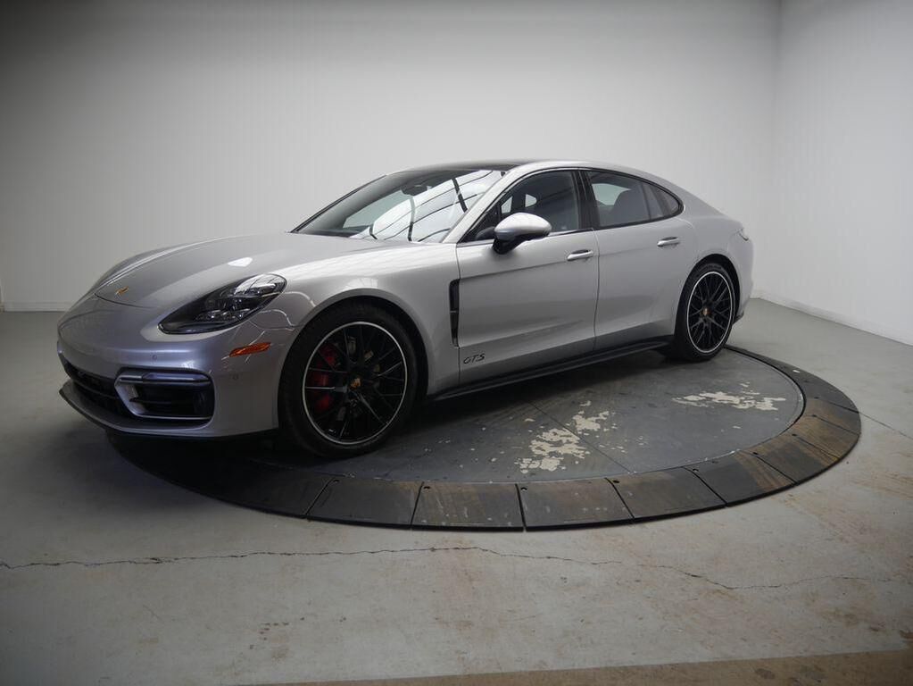 2022 PORSCHE Panamera