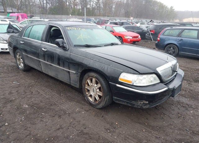 2007 LINCOLN Town Car