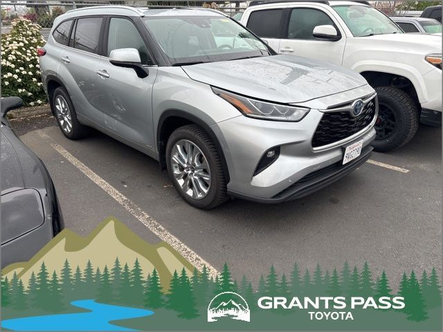 2022 TOYOTA Highlander