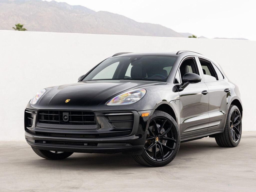 2022 PORSCHE Macan
