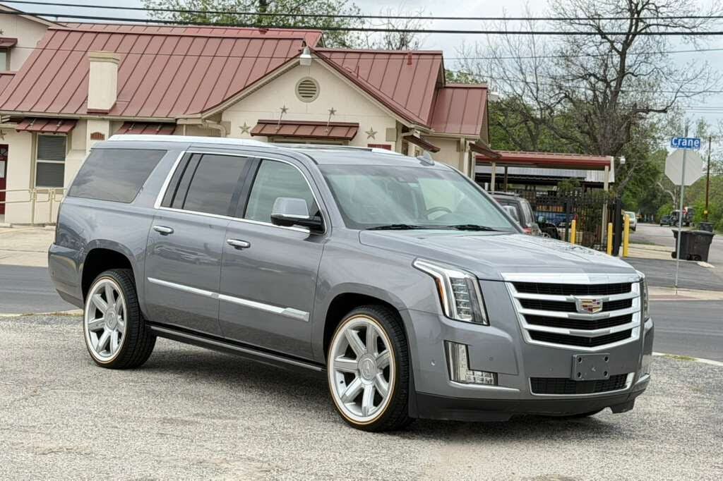 2018 CADILLAC Escalade ESV