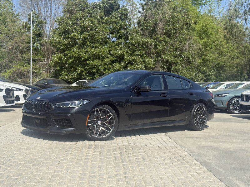 2023 BMW M8