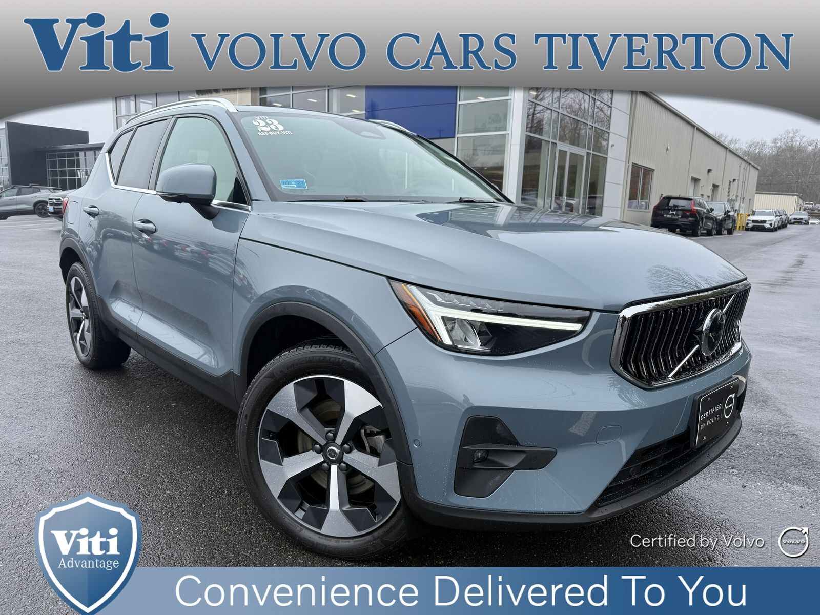 2023 VOLVO XC40
