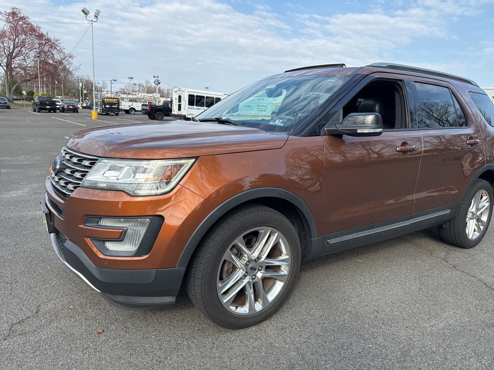 2017 FORD Explorer