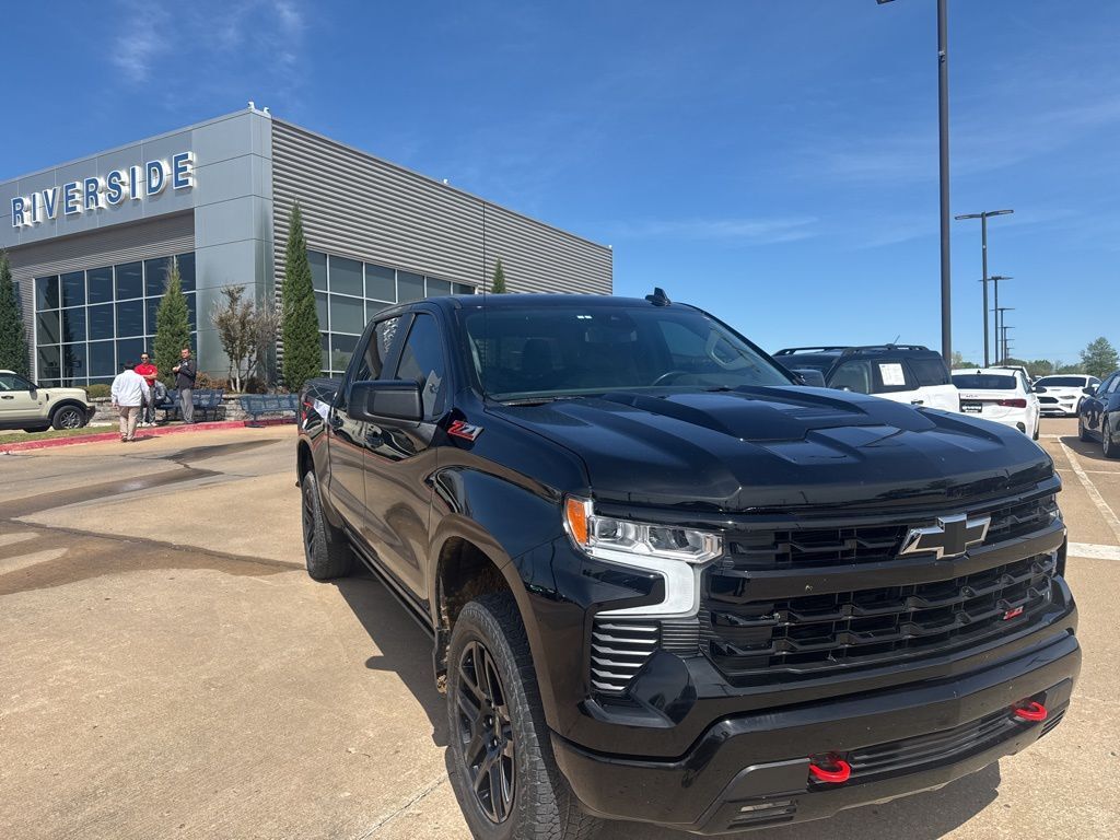 2025 CHEVROLET Silverado