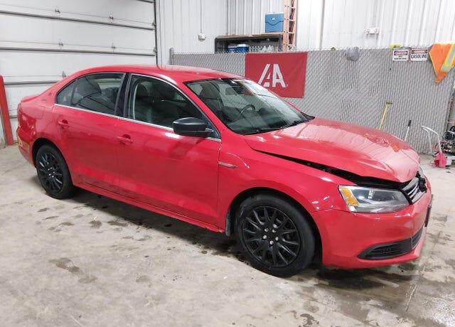 2013 VOLKSWAGEN Jetta