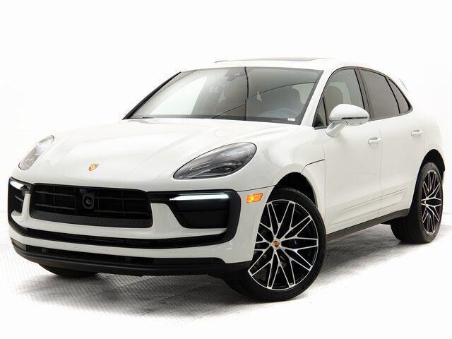 2025 PORSCHE Macan