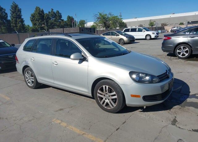 2011 VOLKSWAGEN Jetta Wagon