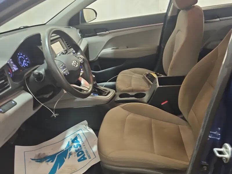 2019 HYUNDAI Elantra