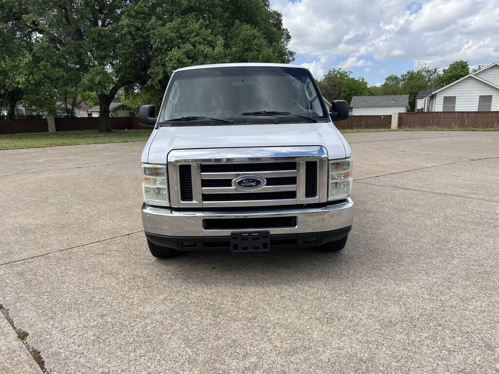 2009 FORD E-350