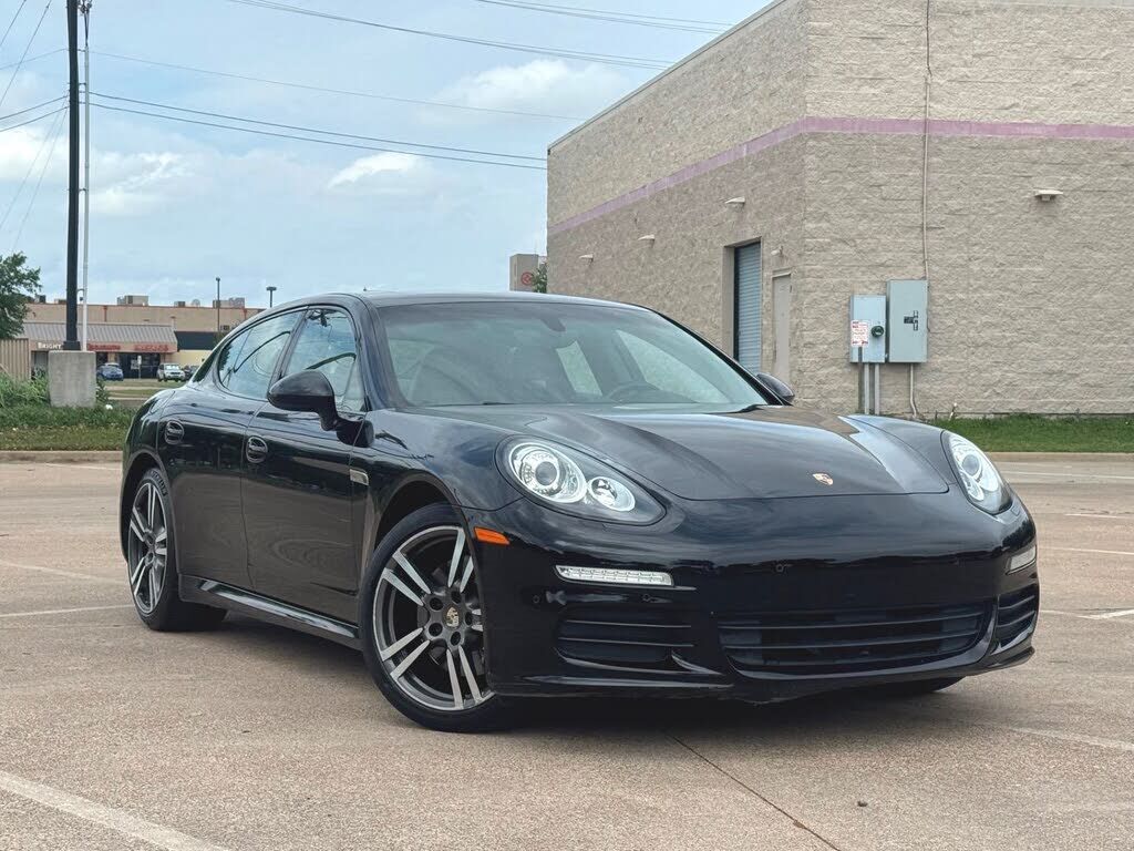 2014 PORSCHE Panamera