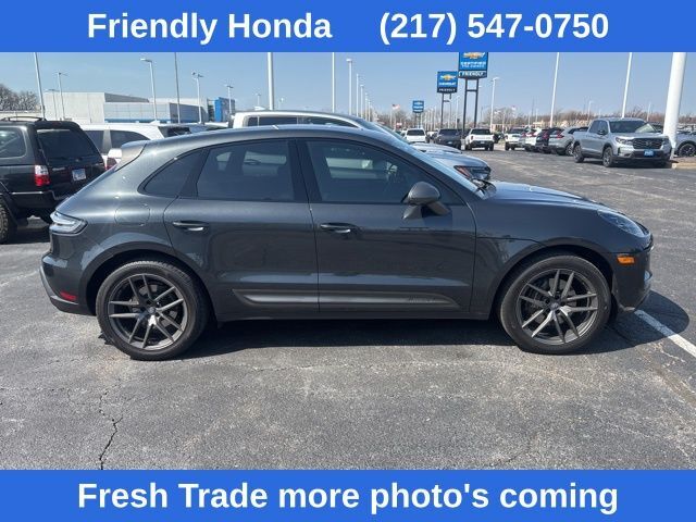 2024 PORSCHE Macan