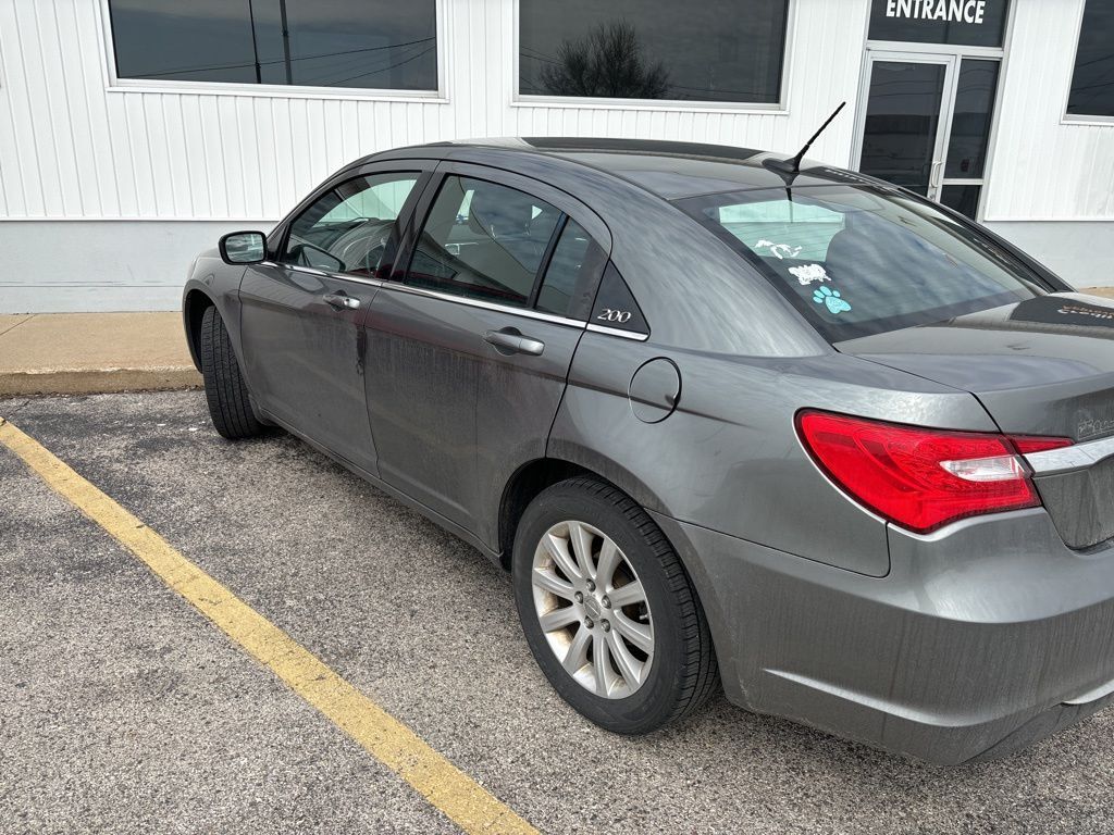 2013 CHRYSLER 200