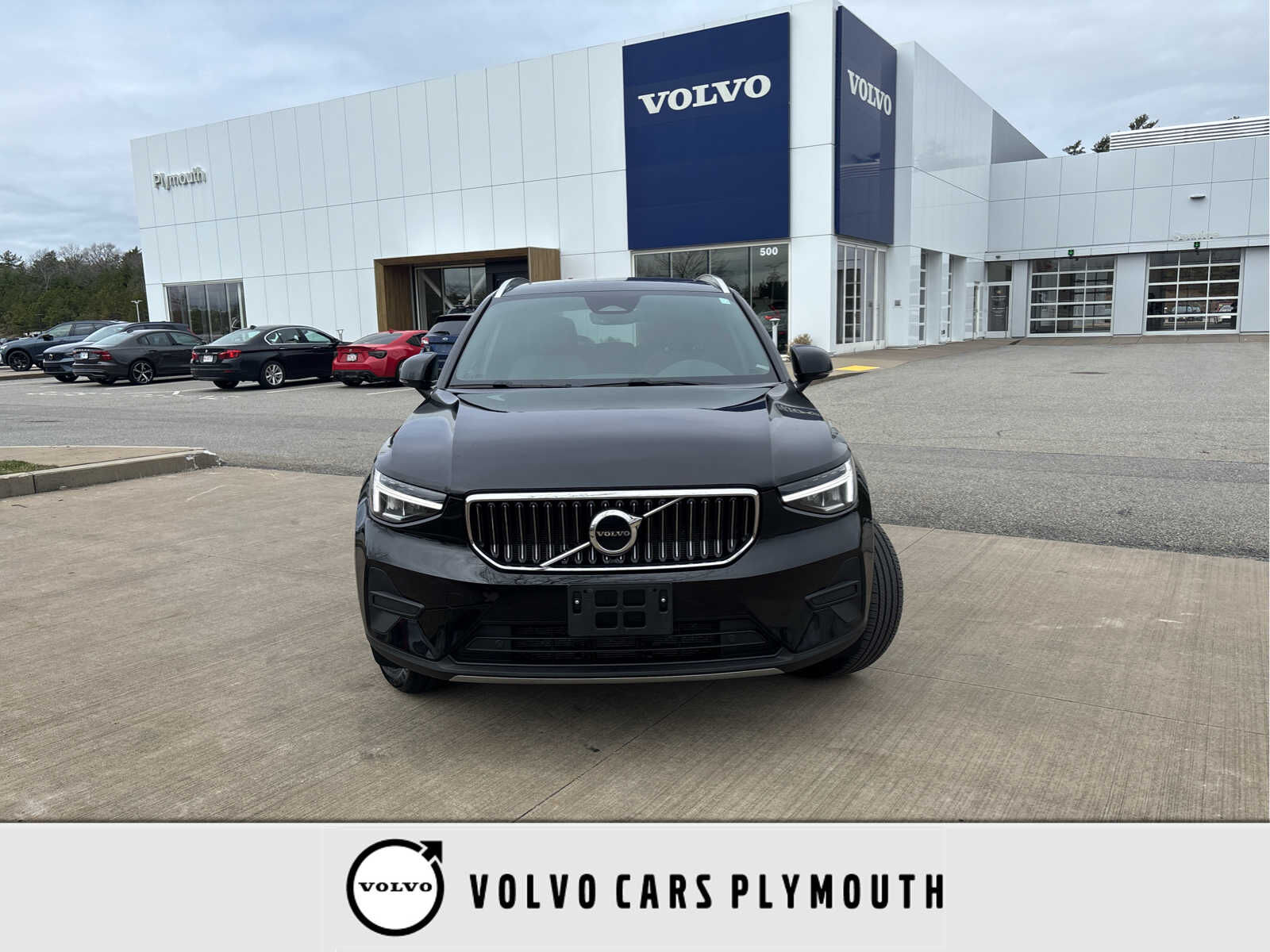 2024 VOLVO XC40