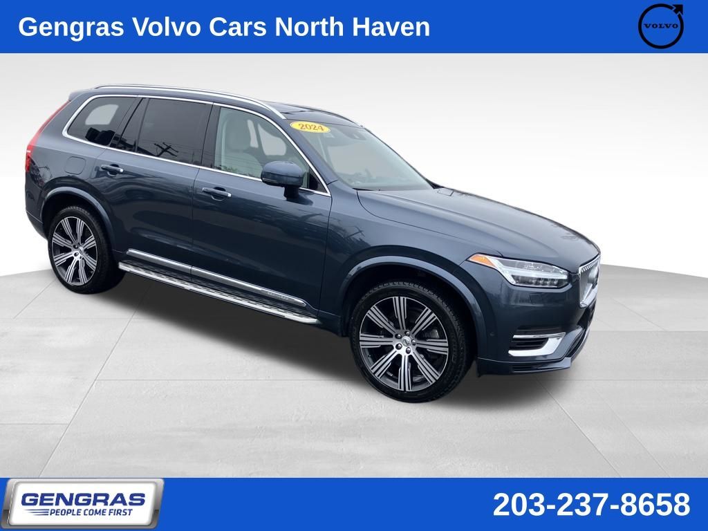 2022 VOLVO XC90