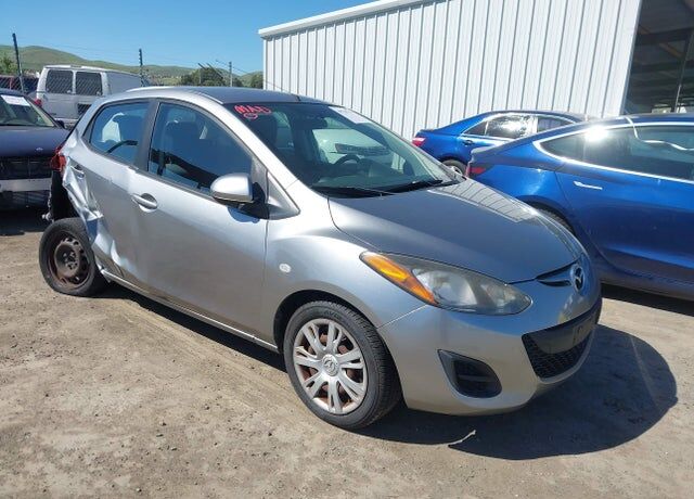 2014 MAZDA Mazda2